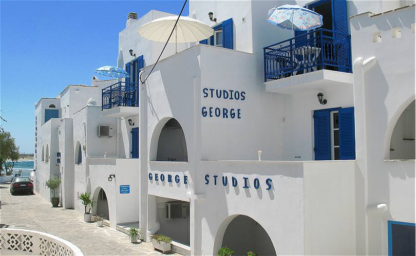 George Studios 20 metres to the beach