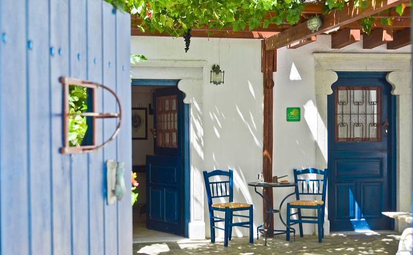 Venetico Apartments in Old Naxos Town